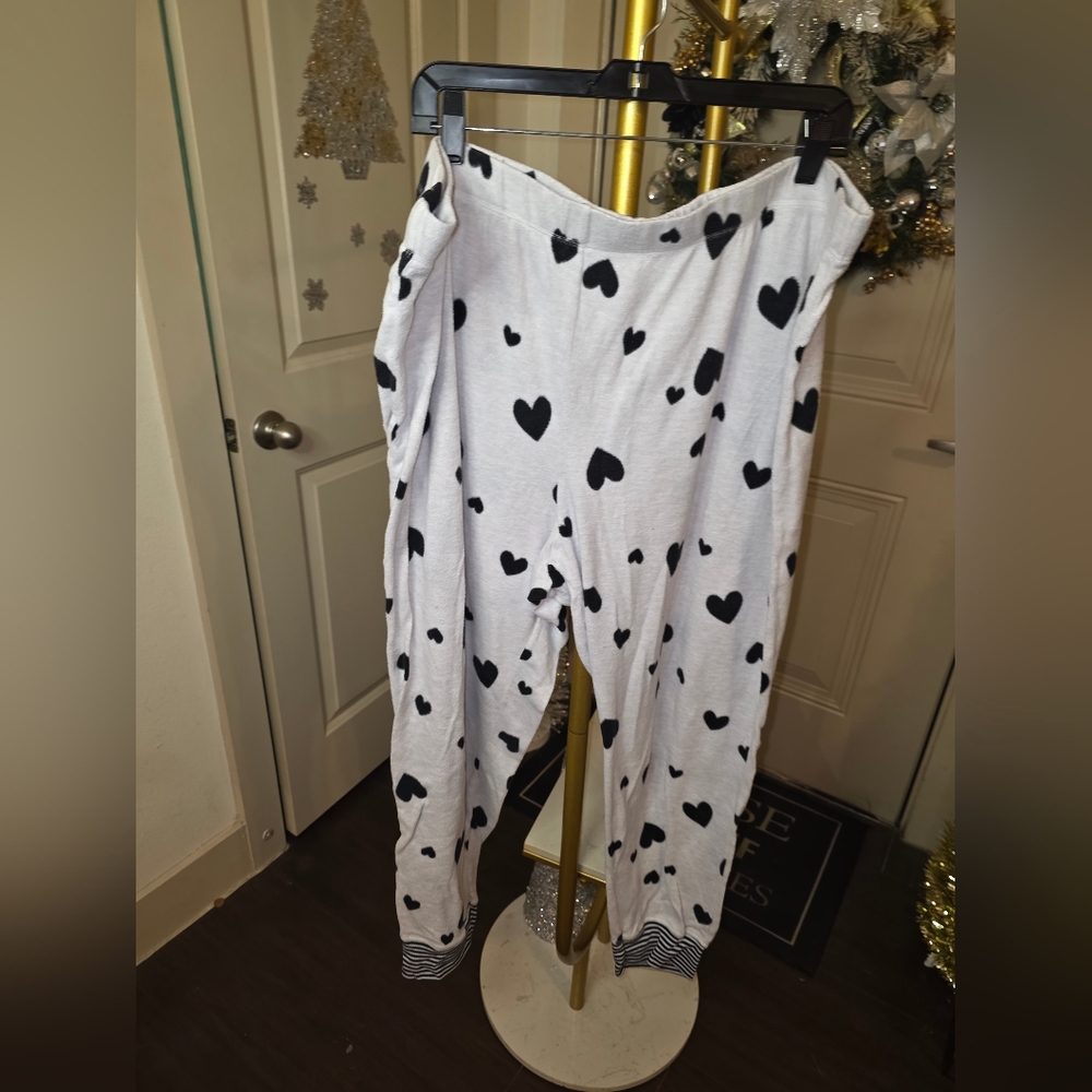 Heart Print Pajama Set - Black and White 3x Plus - Picture 4 of 6